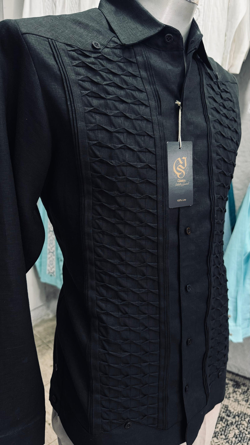Guayabera Escama Negro 100% lino