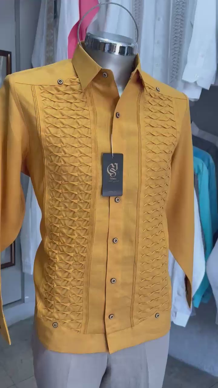 Guayabera Modelo Escama Mostaza 100% lino